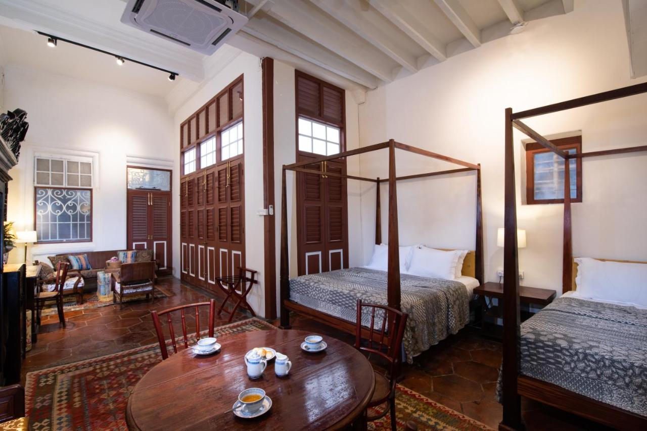 Muntri Mews Hotel George Town Exterior photo