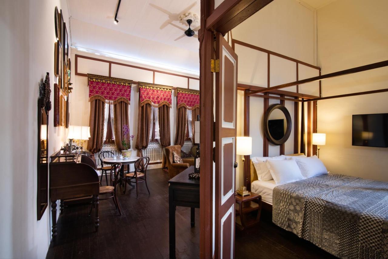 Muntri Mews Hotel George Town Exterior photo