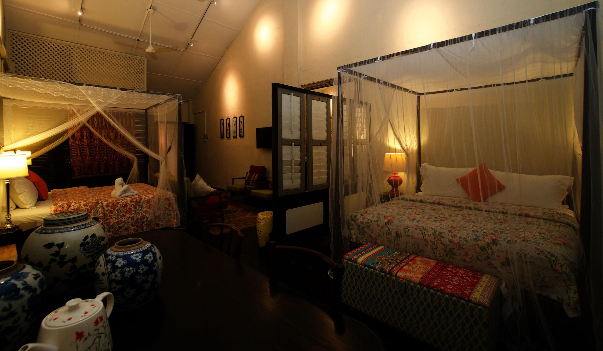 Muntri Mews Hotel George Town Exterior photo