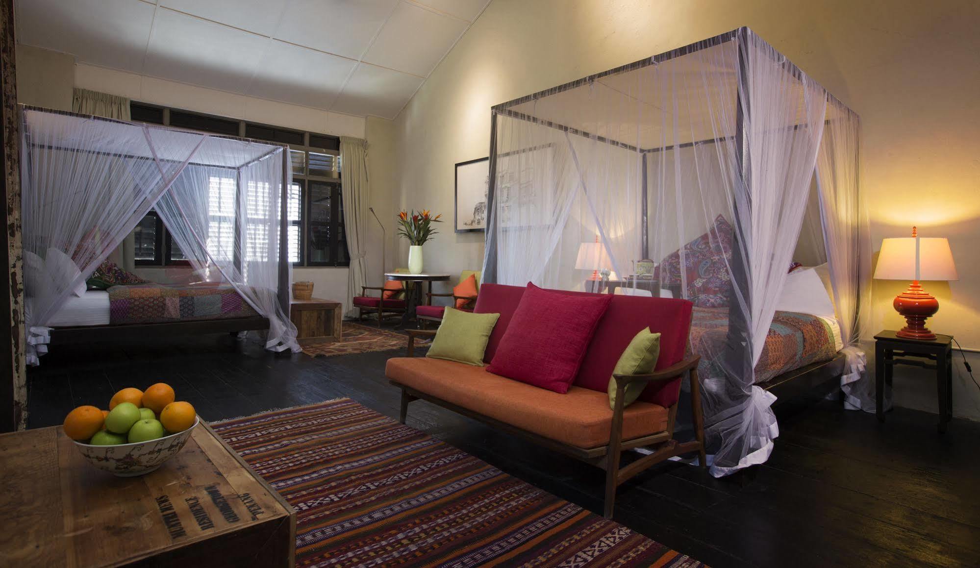 Muntri Mews Hotel George Town Exterior photo